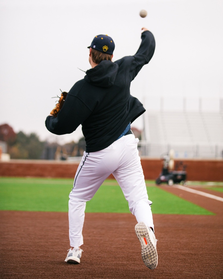 FungoMan Automated Baseball Machine